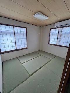 トマ・ピケティハウス 202号室 室内